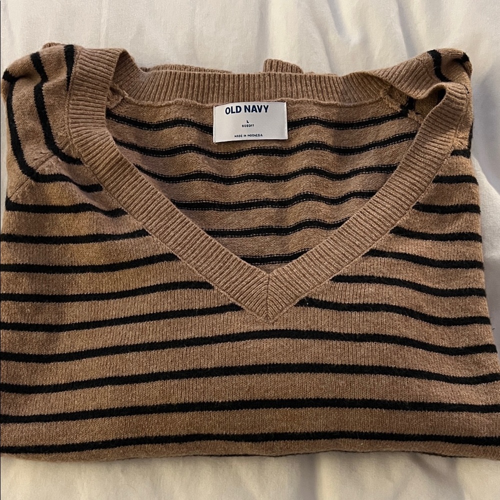 Old Navy Women's Tan and Black Striped V-Neck Sweater